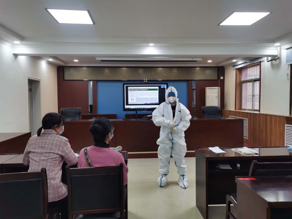 平凉市驰援上海医疗队开展行前专项业务培训